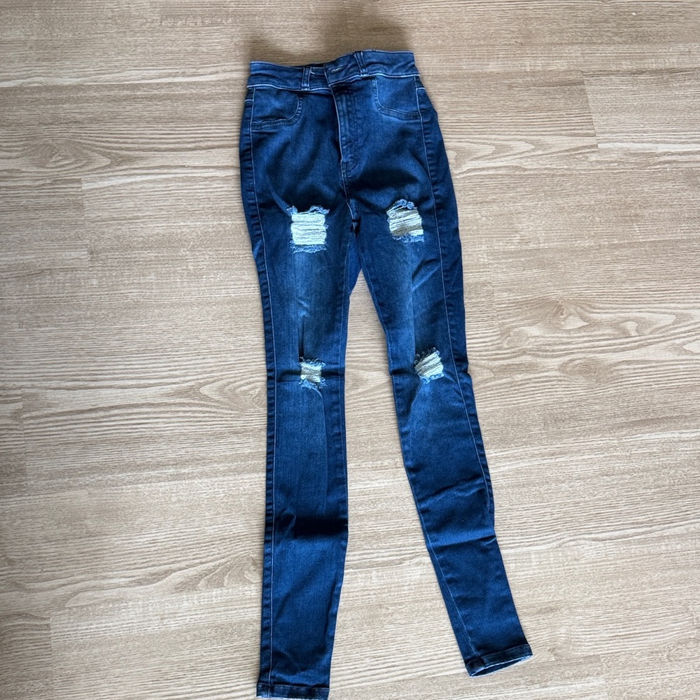 FITJEANS Women's Distressed Dark Blue Skinny Jeans